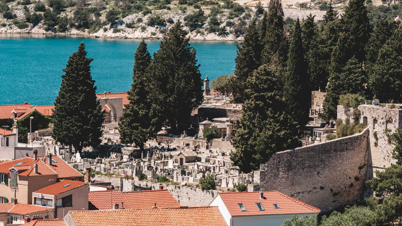 Groblje sv. Ane neće se zaključavati, a Grad će svu djecu smjestiti u vrtiće