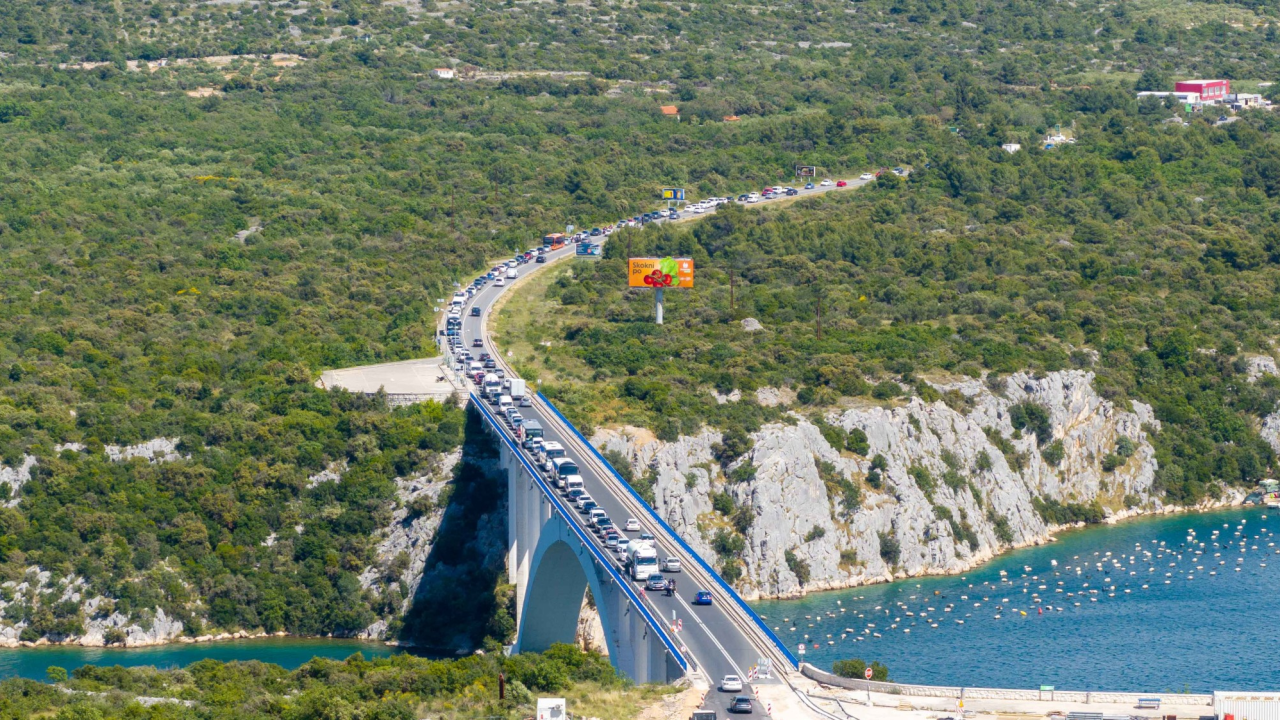Rekonstrukcija raskrižja kod Zatona gotova u roku, do kraja dana će maknuti semafore