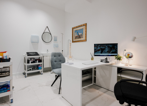 Fotografija 6 - Prof. dr. sc. Krešimir Rotim: Neurokirurgija je danas prešla u SF, a Šibenik je moje poslovno i obiteljsko opredjeljenje