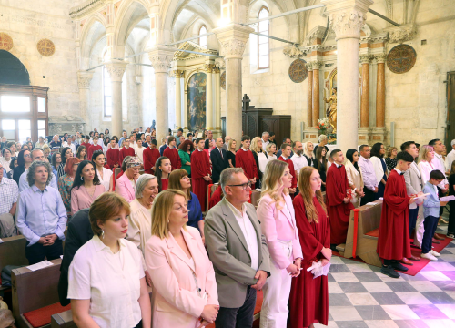 Fotografija 3 - Svetkovina Duhova proslavljena u katedrali sv. Jakova