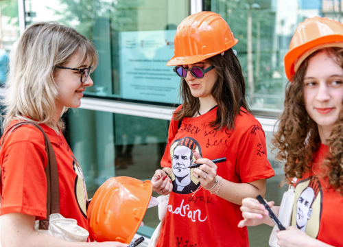 Fotografija 14 - Šibenski maturanti opraštaju se od škole: Slave uz domaće hitove, a budućnost vide vani