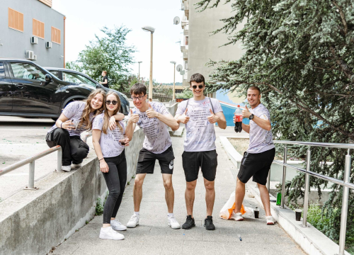 Fotografija 13 - Šibenski maturanti opraštaju se od škole: Slave uz domaće hitove, a budućnost vide vani