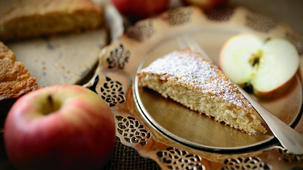 Brzi kolač s jabukama za koji vam ne treba ni mikser ni vaga