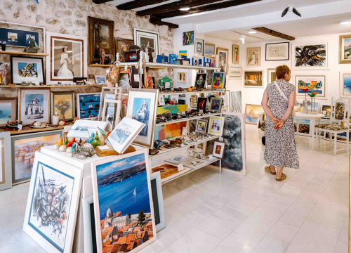 Umjetnine ljetnih motiva i žarkih boja potražite u Galeriji Juraj Dalmatinac!