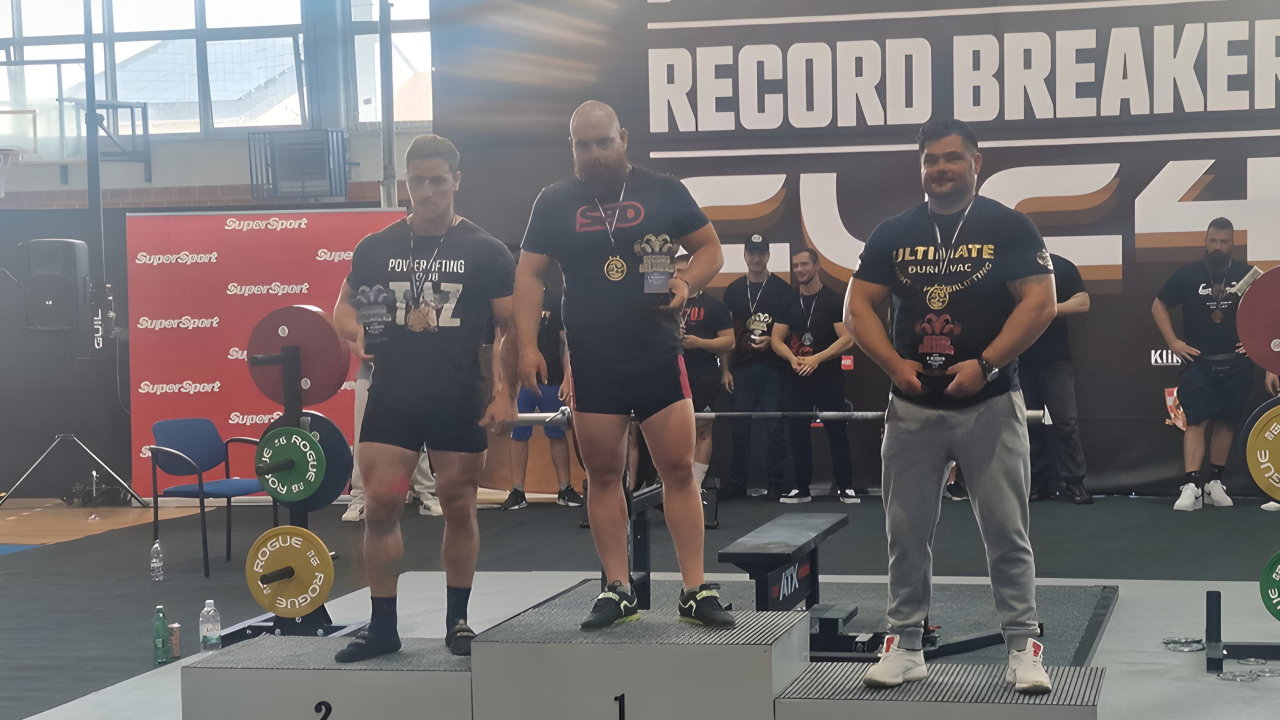 Goran Šimić uzeo pehar u Bjelovaru: Sad i njegova mala zna da je ćaća najjači!