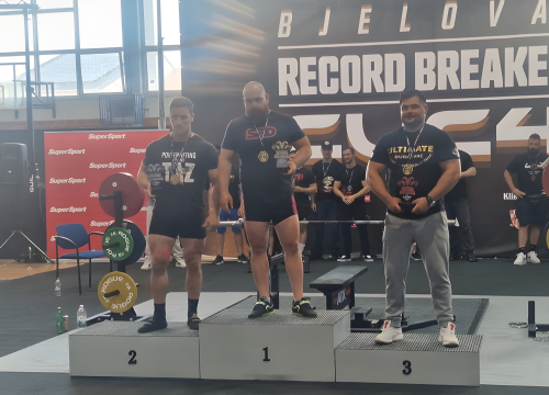 Goran Šimić uzeo pehar u Bjelovaru: Sad i njegova mala zna da je ćaća najjači!