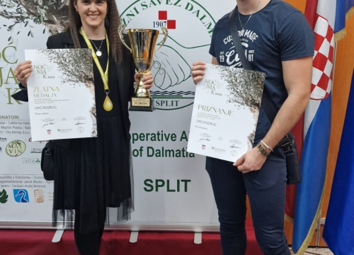 Fotografija 14 - Obitelj Podrug prvo ulje napravila je 1886. godine, a danas osvajaju zlatne medalje od Vodica do New Yorka