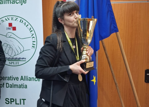 Fotografija 10 - Obitelj Podrug prvo ulje napravila je 1886. godine, a danas osvajaju zlatne medalje od Vodica do New Yorka