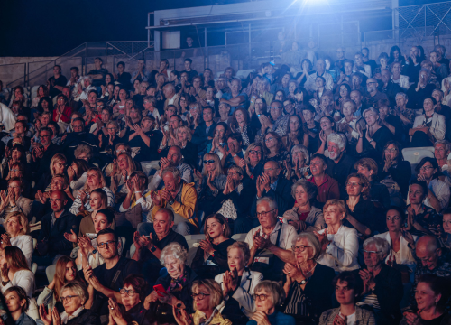 Fotografija 8 - Proslava velikog jubileja: Istinski glazbeni užitak na koncertu Kola i Orkestra HV-a na tvrđavi sv. Mihovila