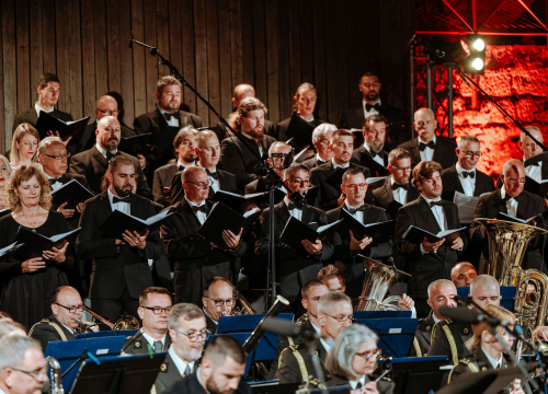 Fotografija 17 - Proslava velikog jubileja: Istinski glazbeni užitak na koncertu Kola i Orkestra HV-a na tvrđavi sv. Mihovila