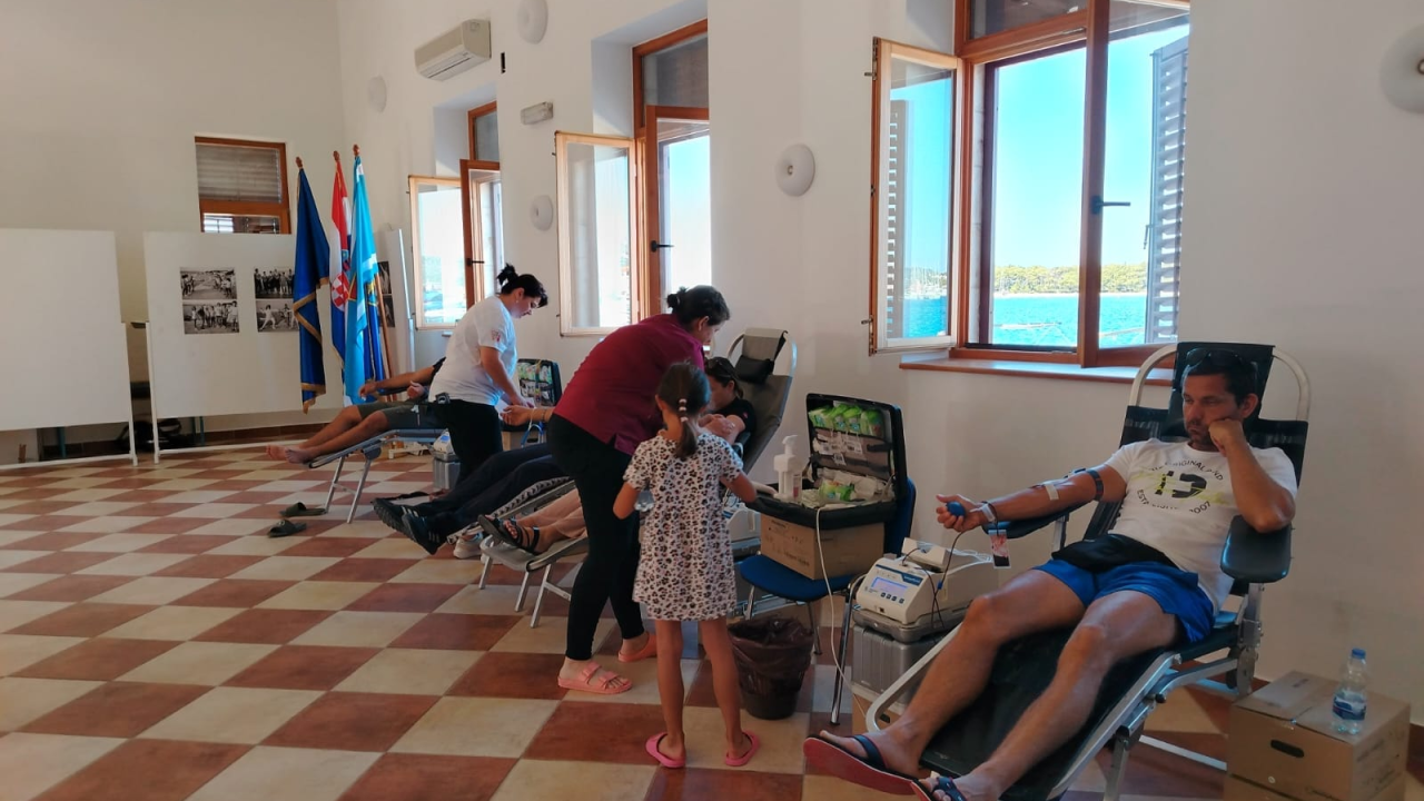 Građani se masovno uključuju u akcije davanja krvi, budite solidarni i vi