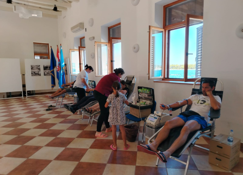 Građani se masovno uključuju u akcije davanja krvi, budite solidarni i vi