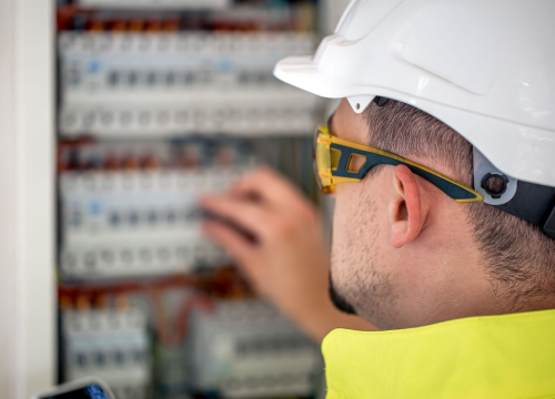 Dijelovi Šibenika dobili struju: 'Preveliko je opterećenje, ide kvart po kvart'