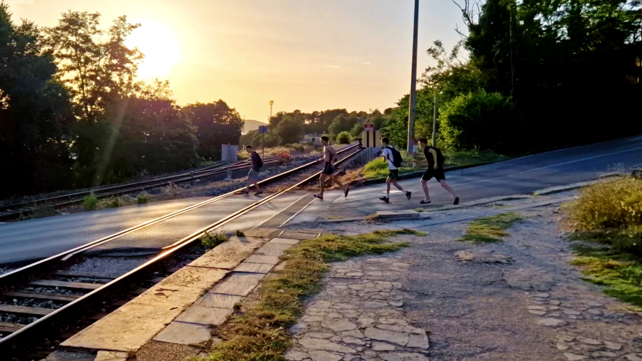 Okršaj saborskog i lokalnog moćnika zbog pločnika na prijelazu mandalinskih žrtava HŽ-a