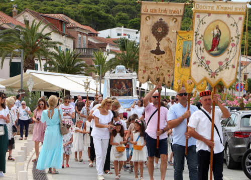 Fotografija 7 - U Rogoznici proslavljena Gospa od kapelice