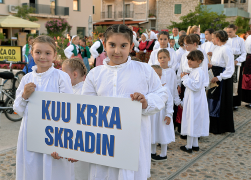 Fotografija 2 - Manifestacijom koja je okupila 500 sudionika Betinjani pokazali ljubav prema tradiciji