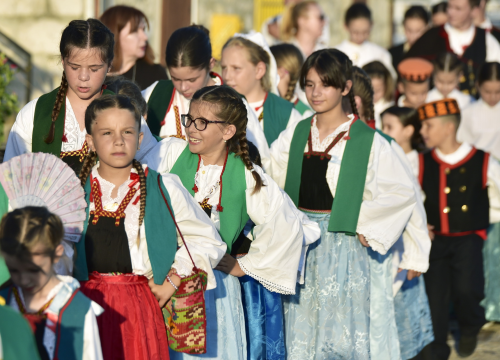 Fotografija 7 - Manifestacijom koja je okupila 500 sudionika Betinjani pokazali ljubav prema tradiciji