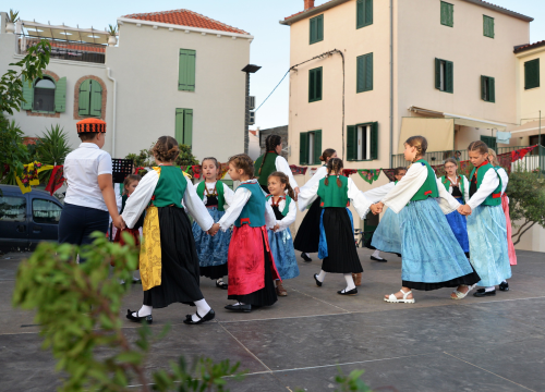 Fotografija 13 - Manifestacijom koja je okupila 500 sudionika Betinjani pokazali ljubav prema tradiciji