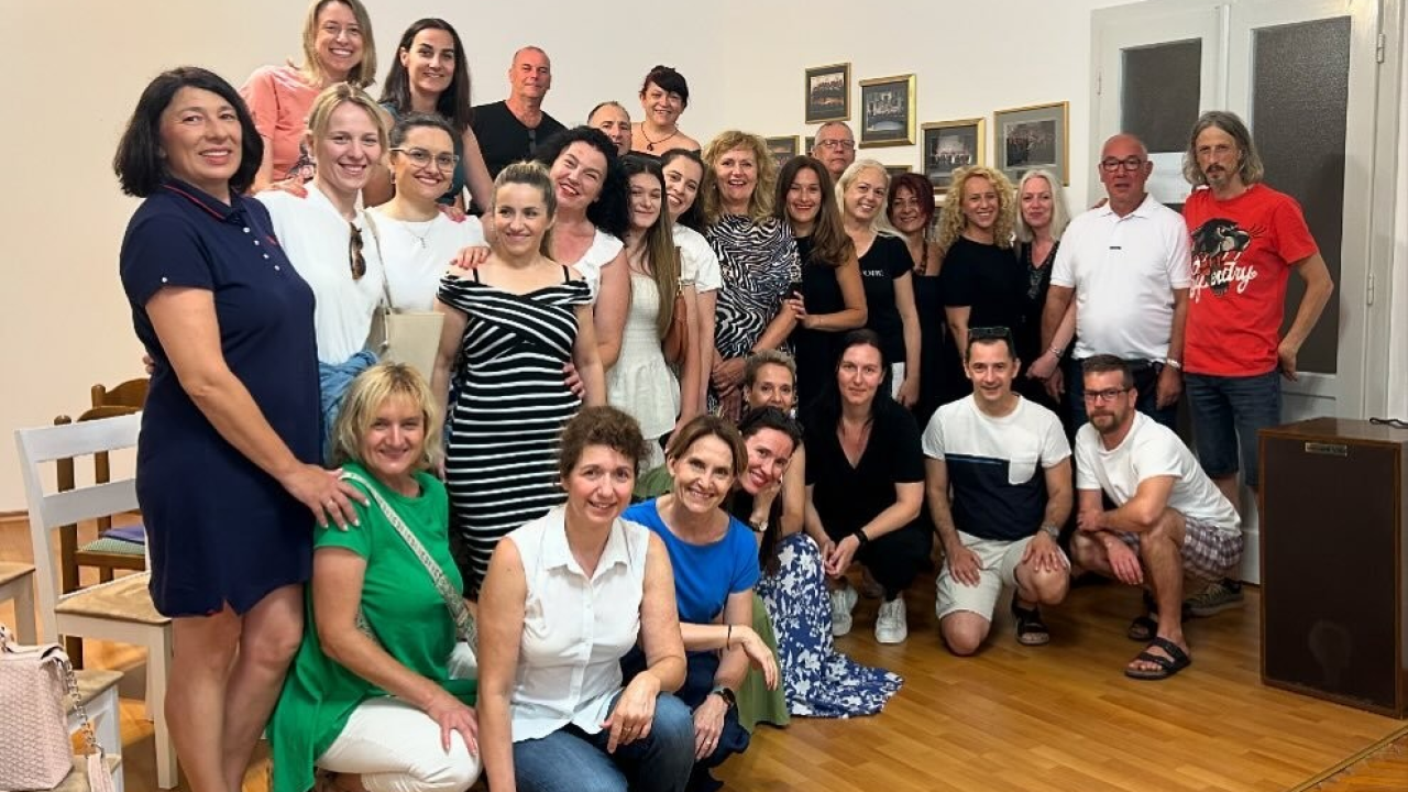 Ovu ekipu, koja fotkom najavljuje godišnji odmor, veže priča stara 125 godina