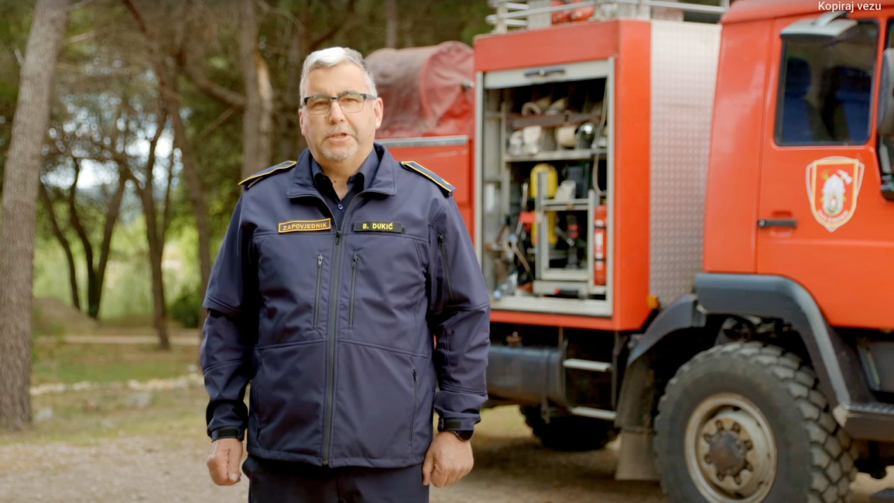 Korporacija radi profita iskorištava dobrovoljne vatrogasce Šibenika i Zatona. Skroz dobri su u tome!