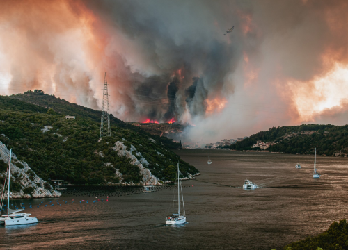 Fotografija 8 - Hrvatsku bi usred sezone požara mogao dočekati štrajk vatrogasaca, problem su plaće