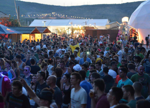 Kao da je bilo nekad: Terraneo objavio plakat sa svih 119 izvođača