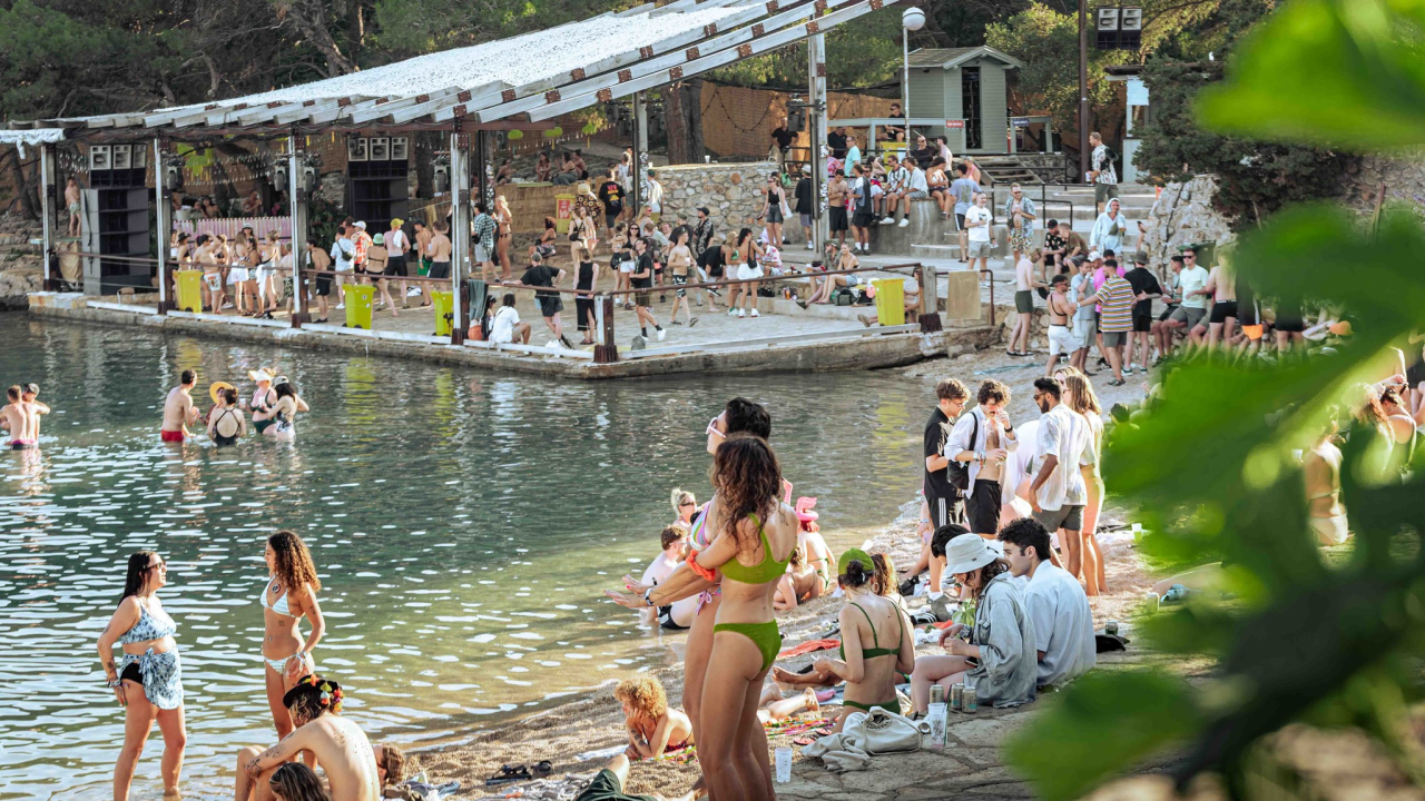 Vruće je, na snazi je crveni alarm, slično vrijeme očekuje nas i sutra