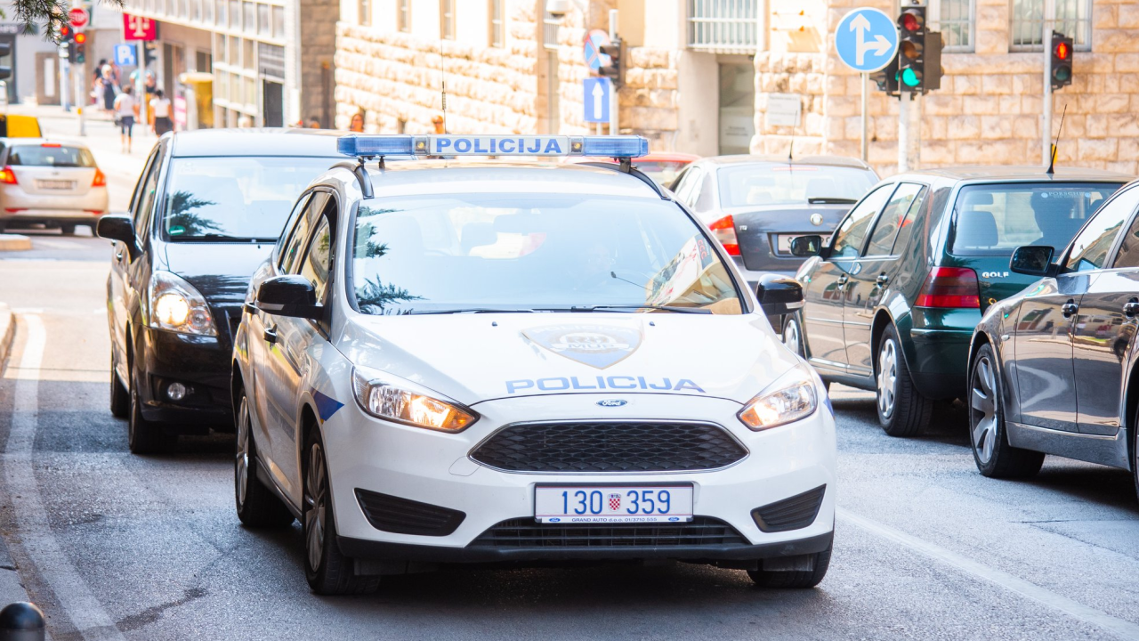 U Šibeniku muškarac (41) prijevarom došao do bankovnih podataka 81-godišnjaka i ukrao 700 eura