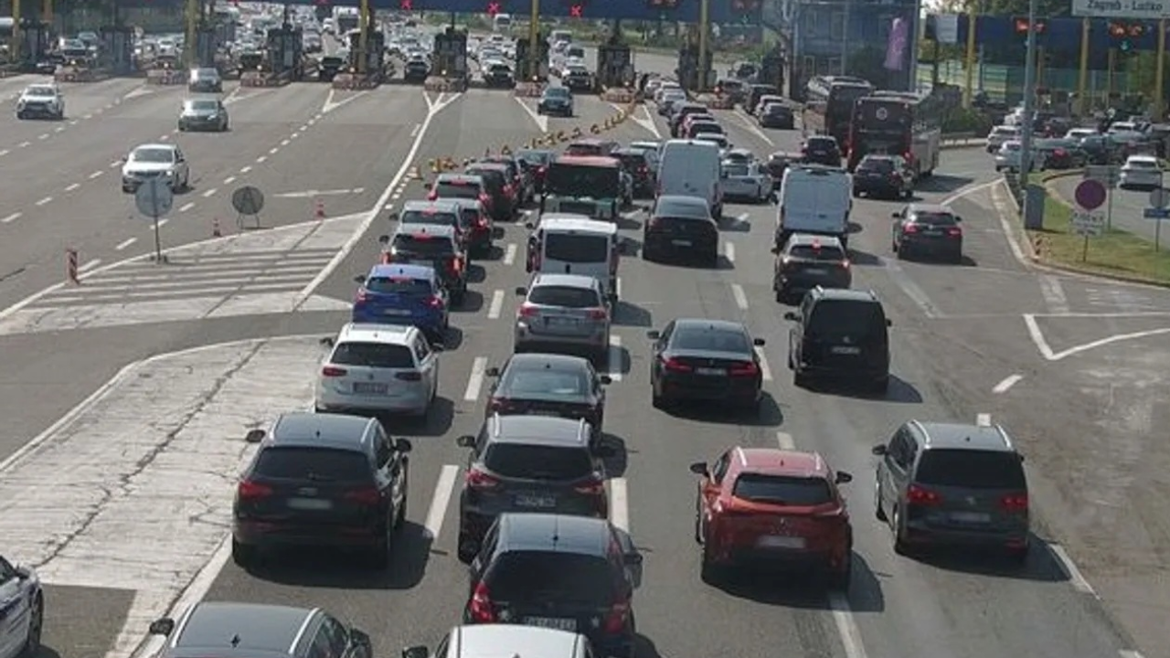 Zbog jakog vjetra moguća ograničenja prometa na Jadranu