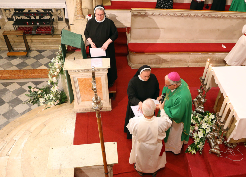 Fotografija 2 - Podijeljeni kanonski mandati u Šibenskoj biskupiji