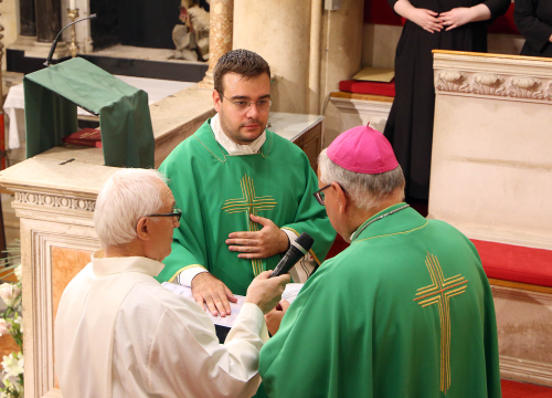 Fotografija 4 - Podijeljeni kanonski mandati u Šibenskoj biskupiji