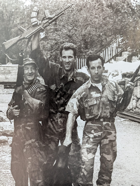 U knjižnici otvorena izložba ratnih fotografija 'Šibeniče, ti si stina'