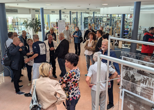 Fotografija 5 - U knjižnici otvorena izložba ratnih fotografija 'Šibeniče, ti si stina'
