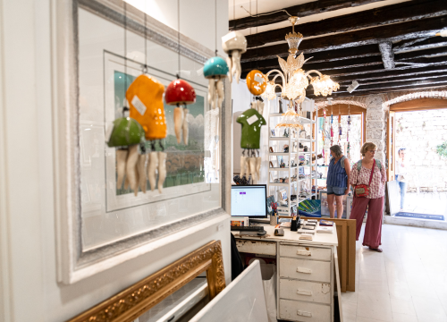 Fotografija 21 - Jesenska kolekcija stigla je u izloge Galerije Juraj Dalmatinac