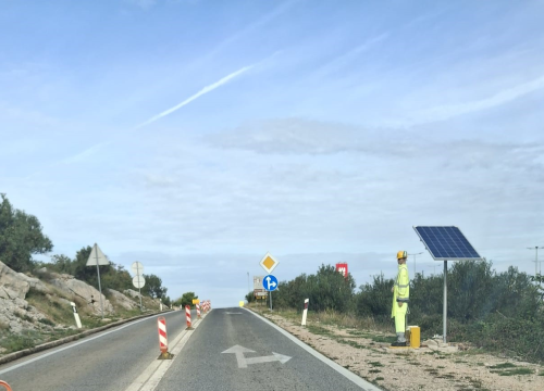 Fotografija 2 - Murterski 'prometnici' uspješno odradili sezonu pa se počastili pićem