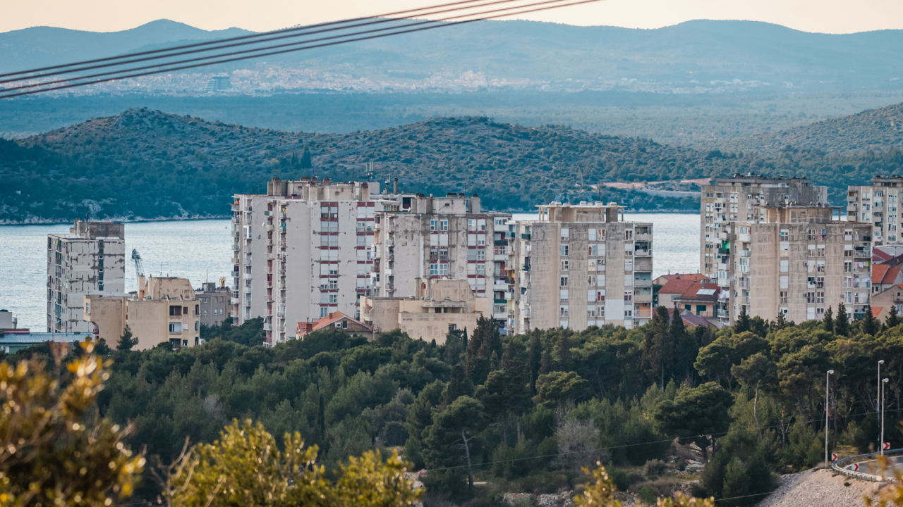 Utorak topliji i oblačniji, navečer moguća kiša