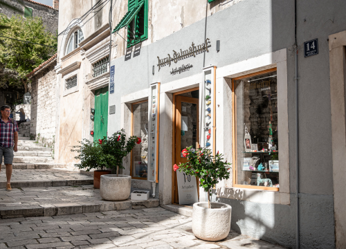 Fotografija 37 - U Galeriji Juraj Dalmatinac ulovite umjetnine poznatih hrvatskih slikara po odličnim cijenama!