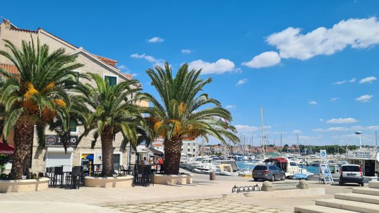 Grad Vodice uljepšat će građanima Božić,  provjerite tko će dobiti 150 eura