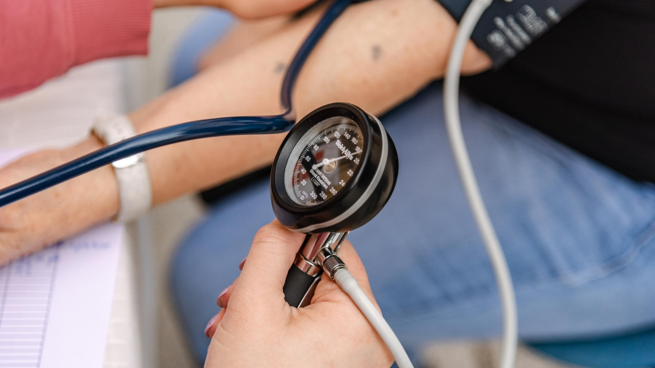 Crveni križ poziva Šibenčane na mjerenje tlaka i šećera u krvi