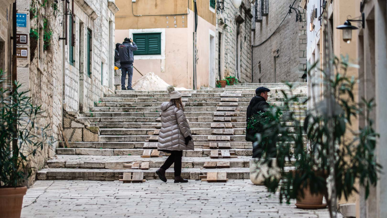 Izvrsna prilika: Grad Šibenik sufinancirat će novu fasadu, stolariju i krovište stanarima stare gradske jezgre