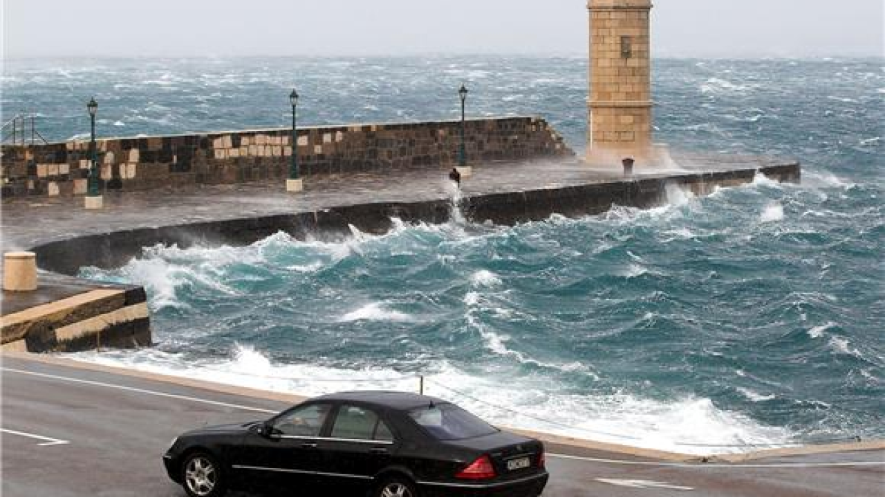 U priobalju jak vjetar, u unutrašnjosti moguća jutarnja poledica