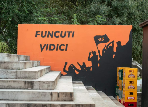 Fotografija 2 - Šibenik diše narančasto: Kvartovi postaju galerije za navijačku umjetnost