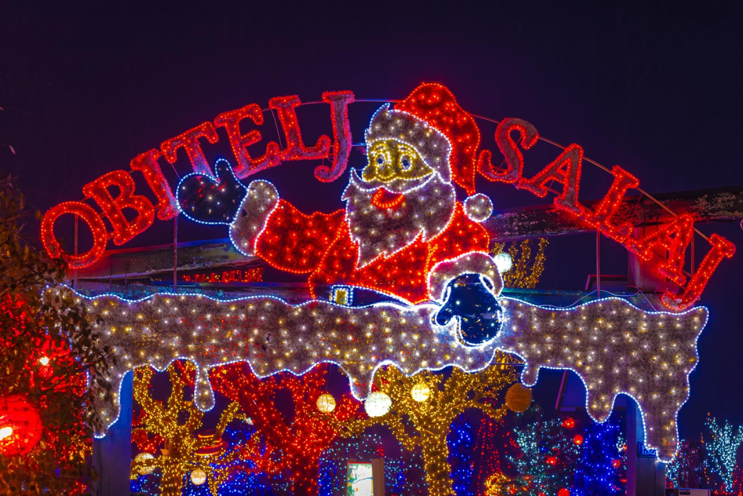 Imanje Salaj uskoro će pet i pol milijuna lampica transformirati u magičnu božićnu priču