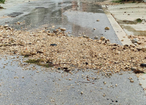 Fotografija 8 - Nezadovoljni mještani Brodarice: Kiša s magistrale slijeva se po ulicama jer upojni bunar ne funkcionira