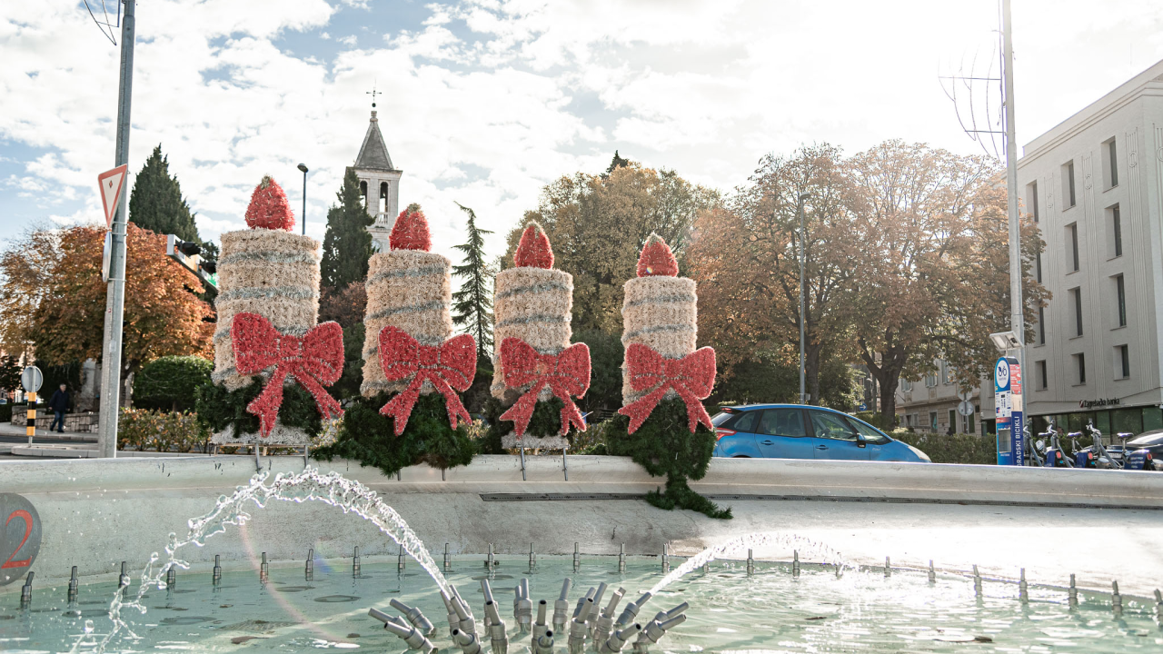 Sve je spremno za paljenje prve svijeće na adventskom vijencu na Poljani