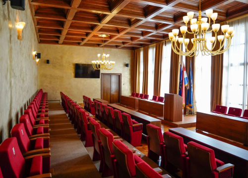 Šibensko gradsko vijeće posljednju ovogodišnju sjednicu održat će napokon u obnovljenoj vijećnici