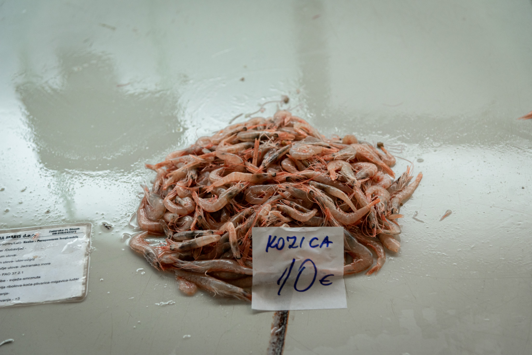 Svakodnevica šibenske peškarije: Uobičajena ponuda, uobičajeno prigovaranje