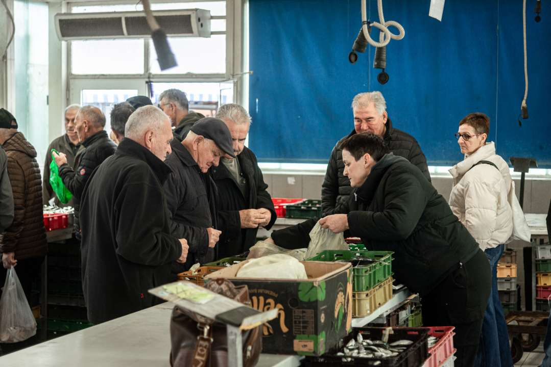 Svakodnevica šibenske peškarije: Uobičajena ponuda, uobičajeno prigovaranje