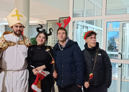 Fotografija 18 - Sveti Nikola i Krampus posjetili učenike i djelatnike Medicinske škole