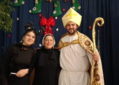 Fotografija 5 - Sveti Nikola i Krampus posjetili učenike i djelatnike Medicinske škole